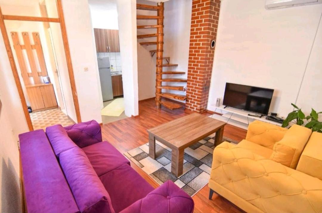 Apartment Sweet Dreams *